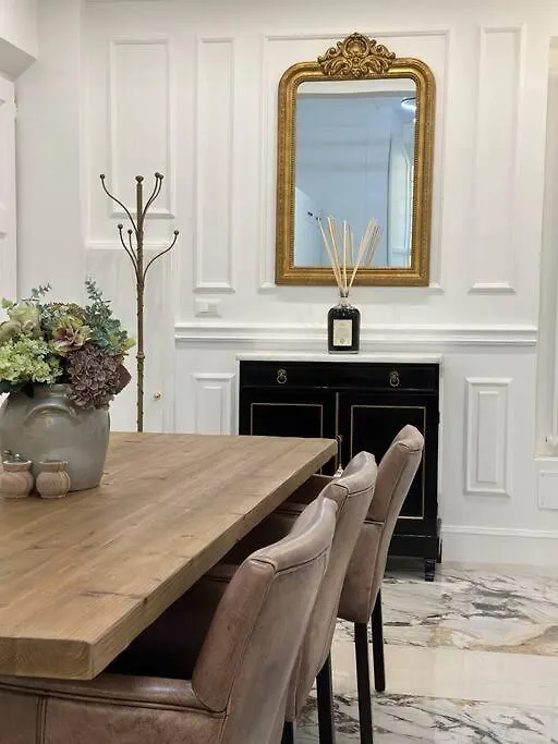 3 Bedroom Modern Luxury In فلورنس
